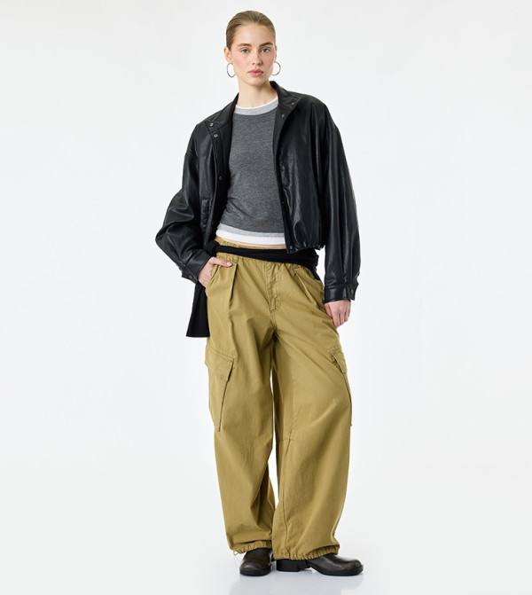 Solid Wide Leg Cargo Pants