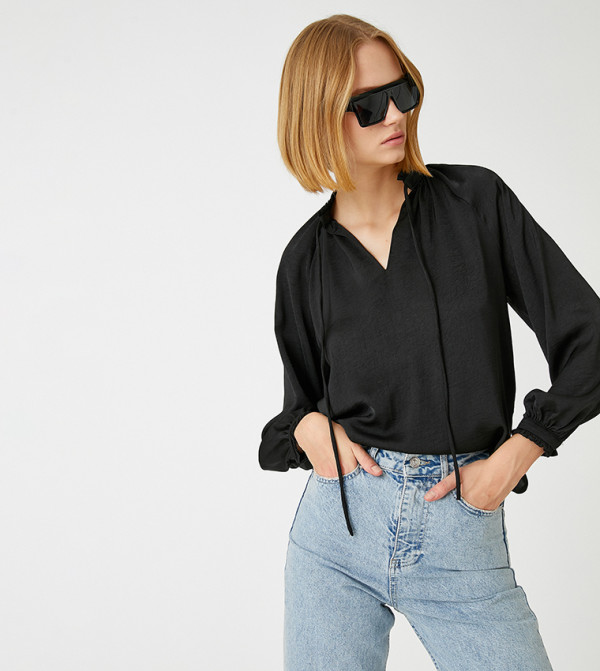 Tie Neck Long Sleeves Top