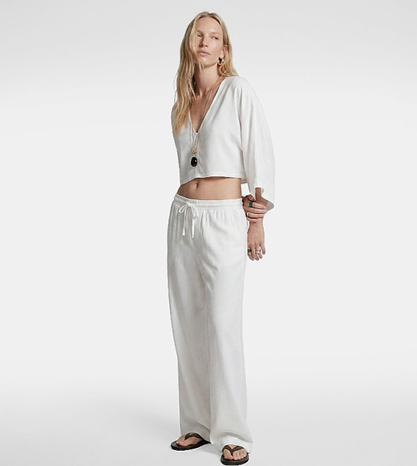 Solid V-Neck Batwing Cropped Top