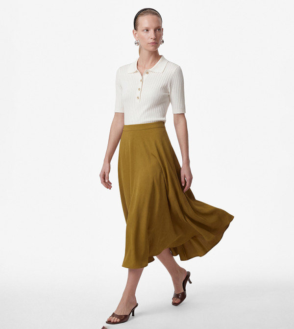 Ribbed Collared Short Sleeves Sweater