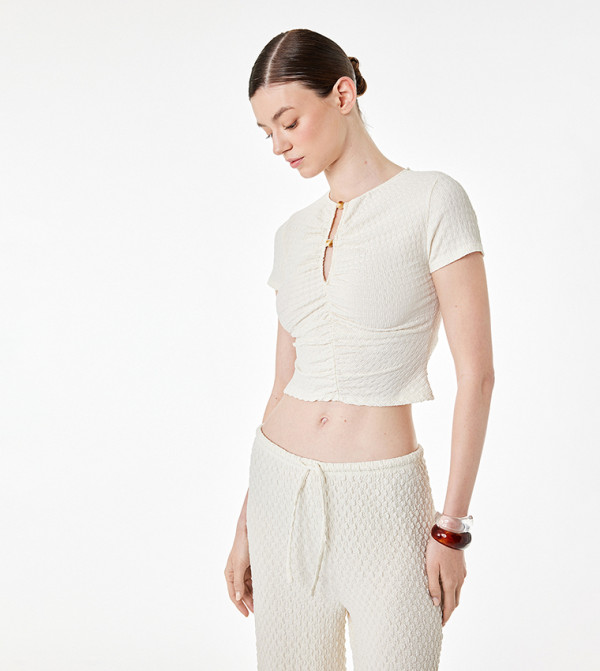 Textured Keyhole Neck Cropped Top
