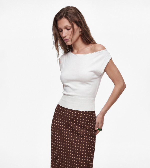 Solid Boat Neck Sleeveless Top