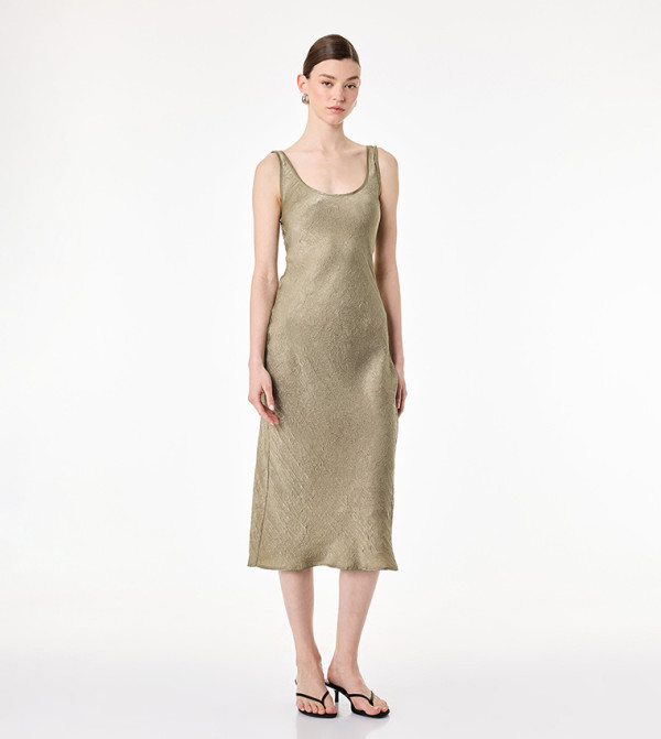 Textured Scoop Neck Midi Dress