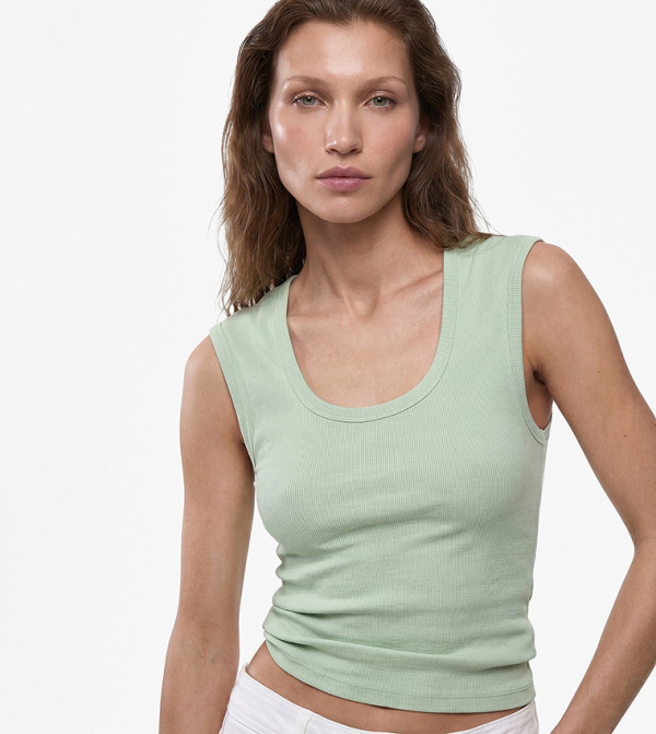Ribbed Scoop Neck Sleeveless Top