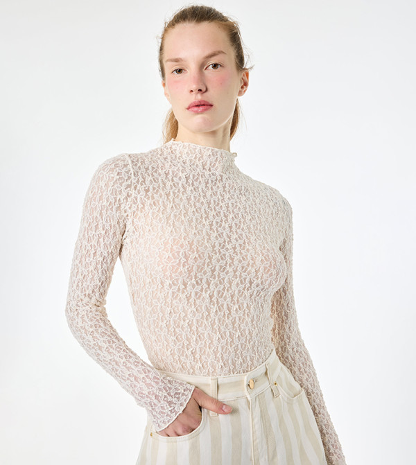 Lace Long Sleeves Slim Fit T-Shirt