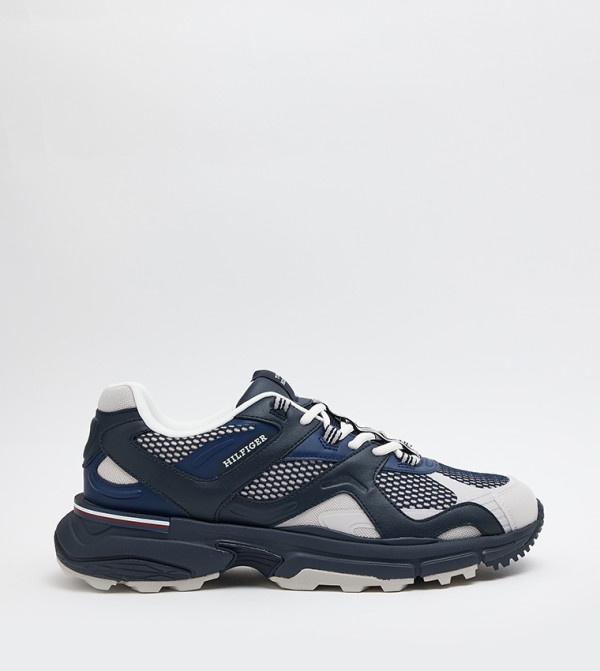 Mesh Detail Lace Up Runner Sneakers