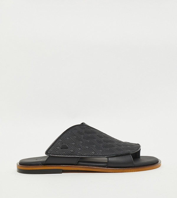Textured Arabic Sandals