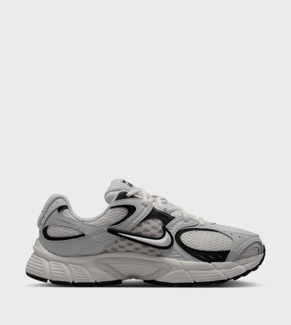 V5 RNR Mesh Low Top Sneakers
