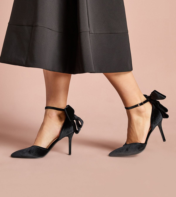 Velvet Back Bow Pointed Toe Pumps