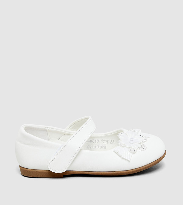 Appliqued Mary Jane Shoes