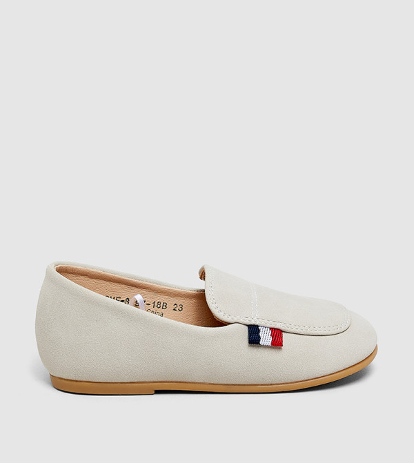 Textured Round Toe Loafers