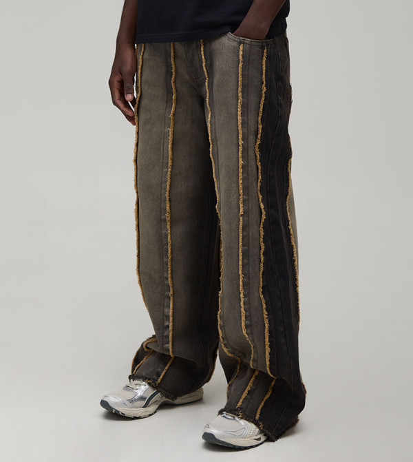Rigid Frayed Edge Baggy Fit Jeans
