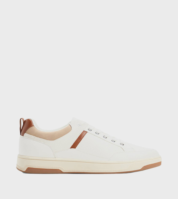 BOOSTER Contrast Detail Round Toe Low Top Sneakers