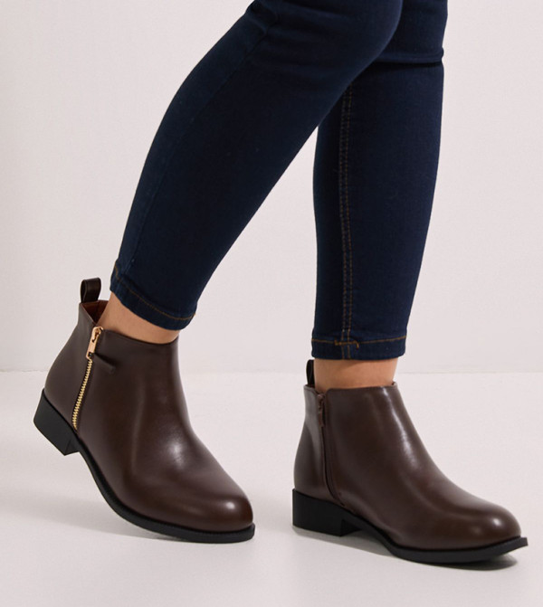 Wide Fit Maddy Side Zip Flat Ankle Boots
