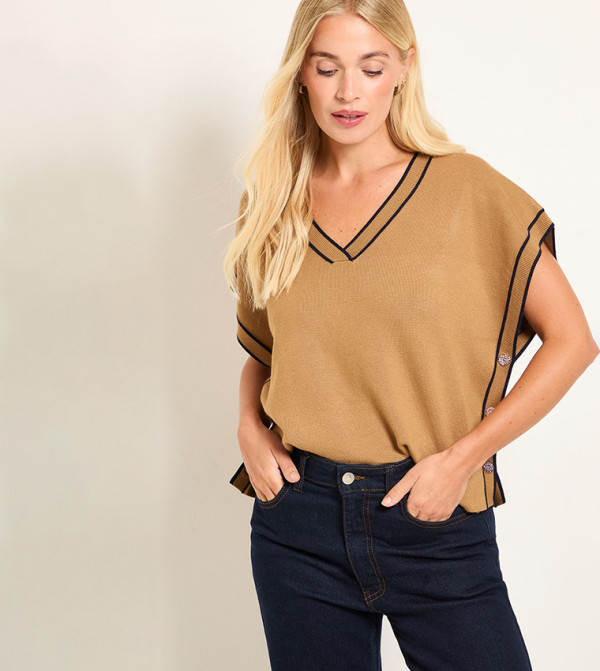 Petite Contrast Button Detail Knitted Sweater Vest