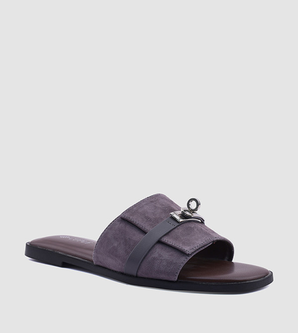 Metal Accent Open Toe Flat Sandals