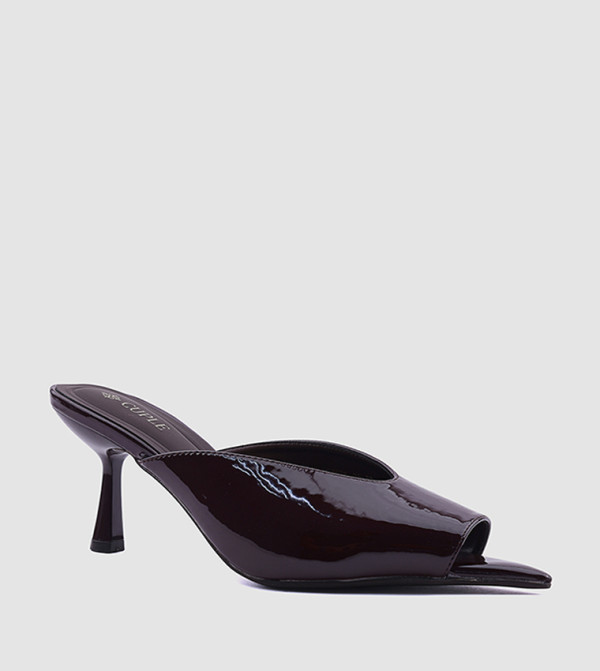 Solid Peep Toe Flared Heel Sandals