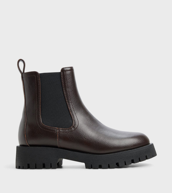 CLAYMORE Round Toe Chelsea Ankle Boots