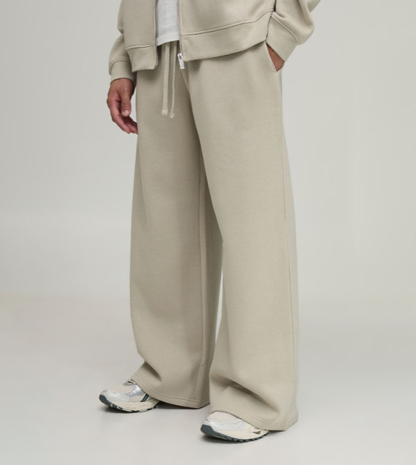 Essential Wide Leg Sweatpants