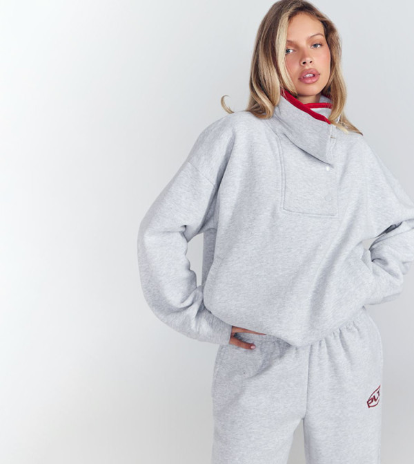 Contrast Detail High Neck Sweatshirt