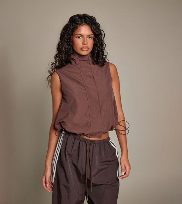 Sleeveless Puffball Cargo Top