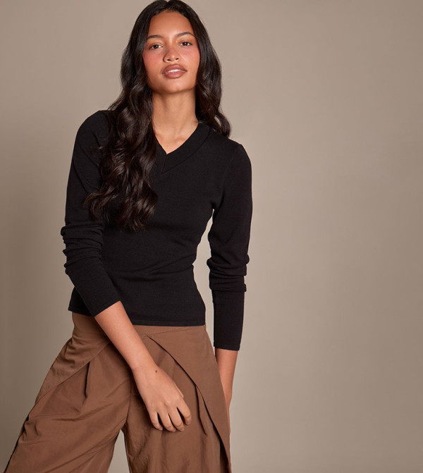 Long Sleeves High V-Neck Asymmetric Knitted Top
