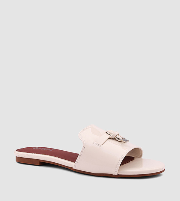 Accessory Detail Flat Sandals