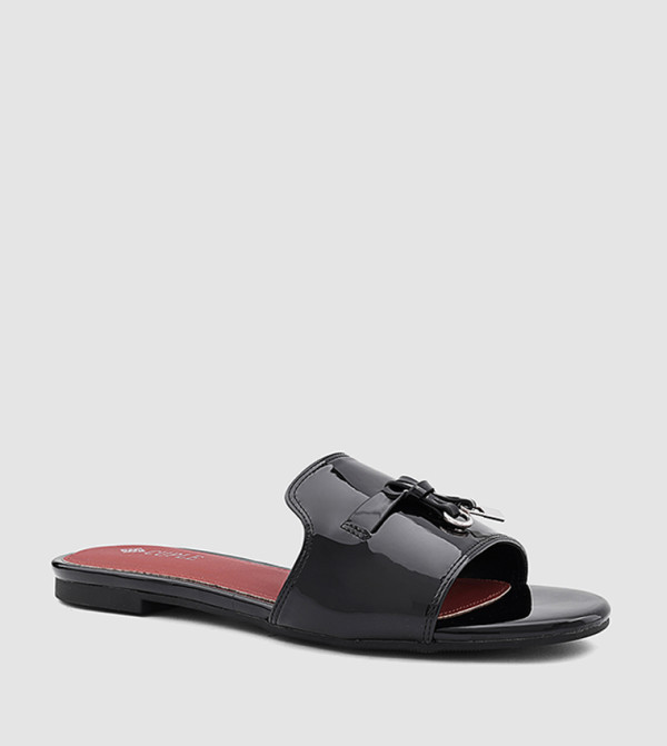Accessory Detail Flat Sandals