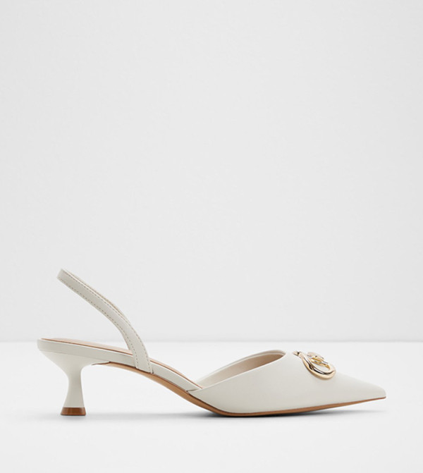 DELICAT Metal Accent Pointed Toe Pumps