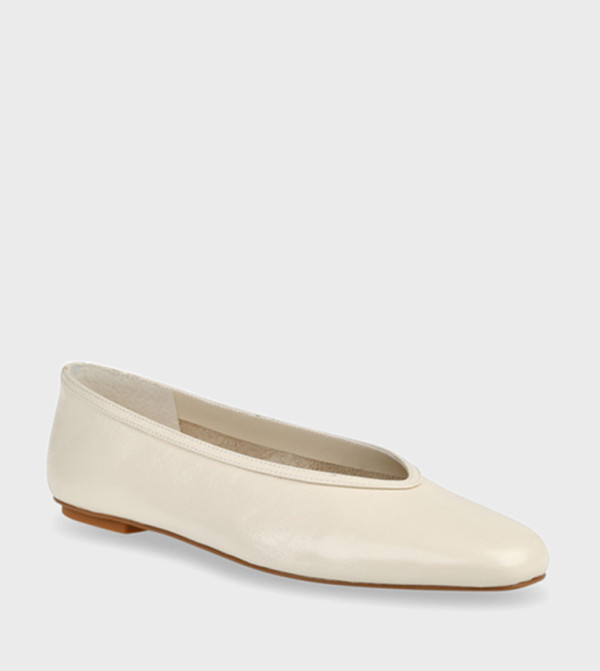 CARET Solid Square Toe Ballerinas