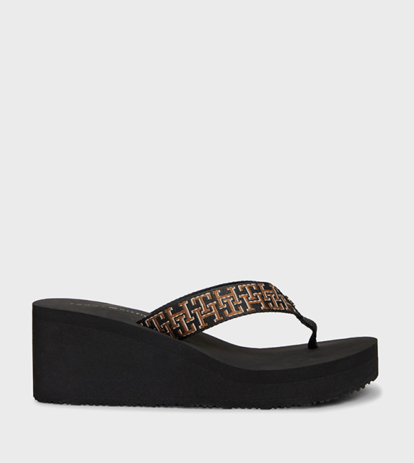 Geometric Toe Post Wedge Sandals