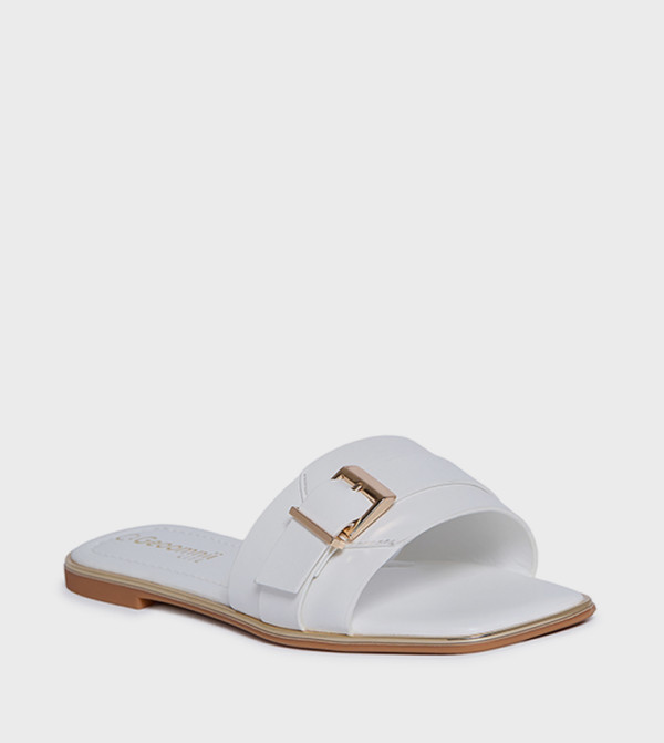 BRIENLEIHH Solid Buckle Detail Flat Sandals