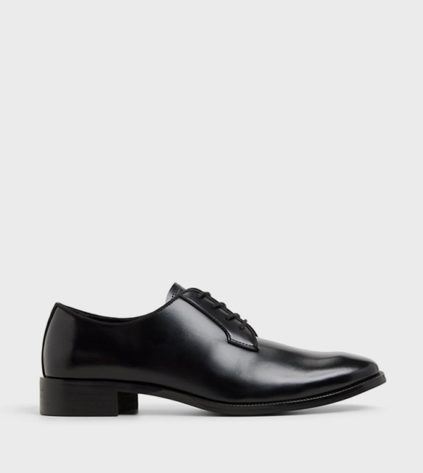 GILROY Solid Formal Shoes