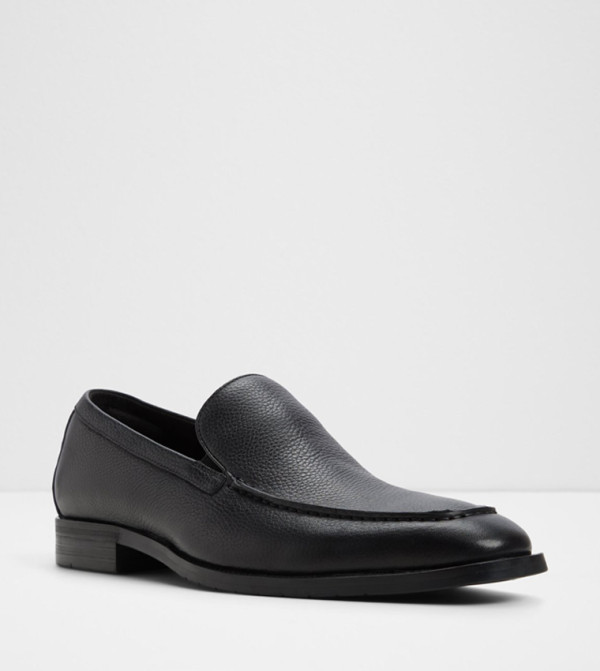 HERIOT Textured Loafers