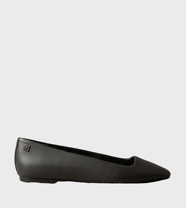 Solid Almond Toe Ballerinas