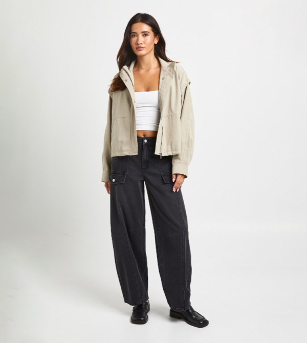 Mid Waist Cargo Utility Barrel Fit Jeans