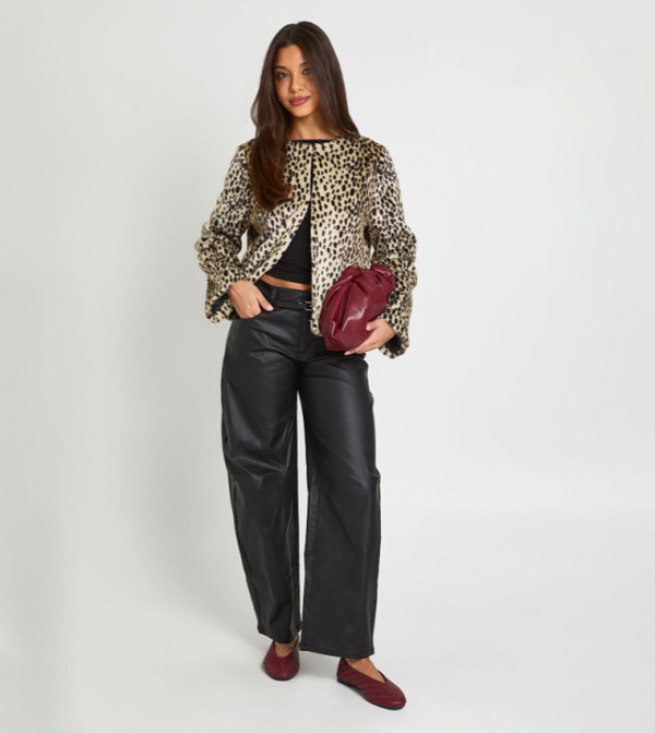 Mid Waist Coated Barrel Fit Jeans