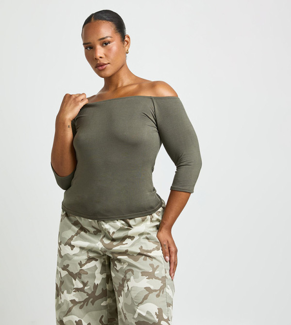 Curve Off Shoulder 3/4 Sleeves Top