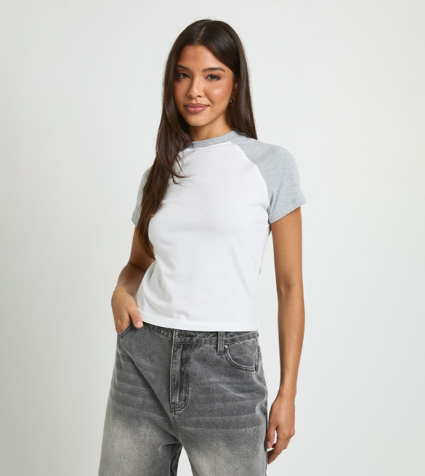 Contrast Short Sleeves Crop T-Shirt