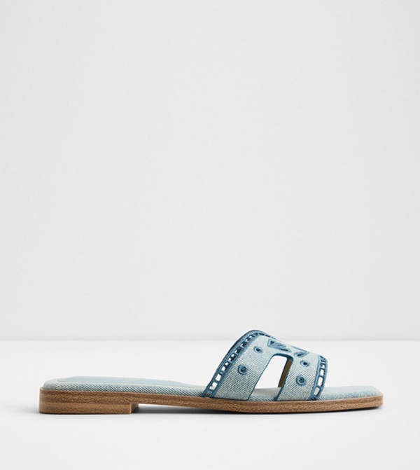 ITSANDAL Embroidered Flat Sandals
