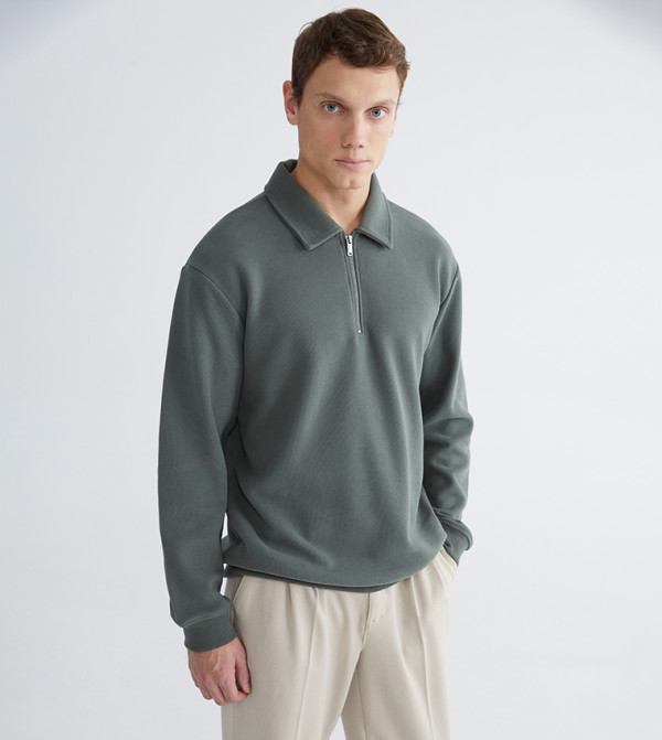 Solid Collared Sweatshirt