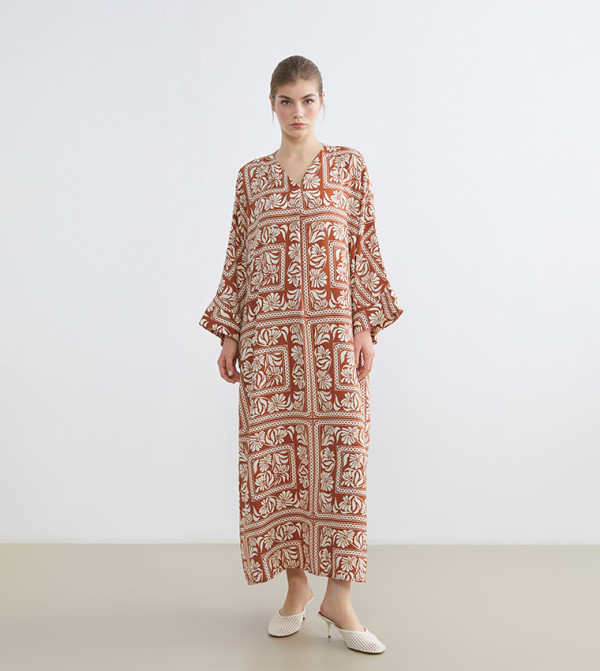 Patterned V-Neck 3/4 Sleeves Midaxi Dress