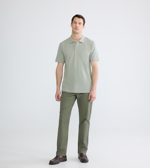 Solid Regular Fit Chino Pants