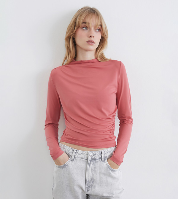توب مكشكش بقبة عالية وكم طويل