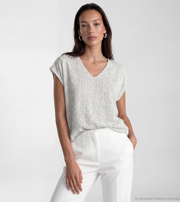 Patterned V-Neck Short Sleeves T-Shirt