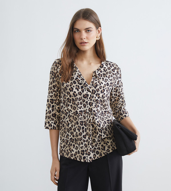 Leopard Printed V-Neck Top