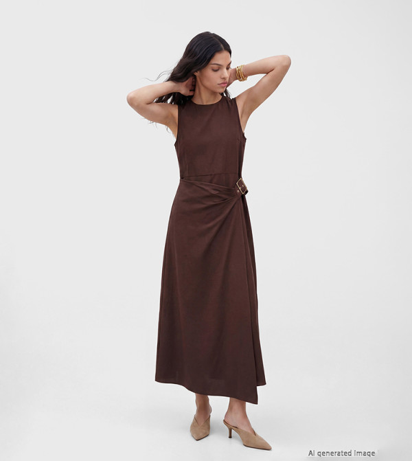 Buckle Detail Crew Neck Sleeveless Midi Dress