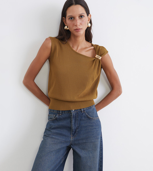Sleeveless Gathered Knit Top