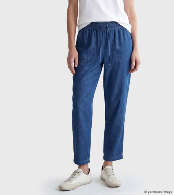 Washed Mom Fit Jeans