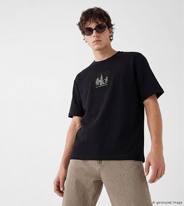 Graphic Crew Neck Oversized T-Shirt